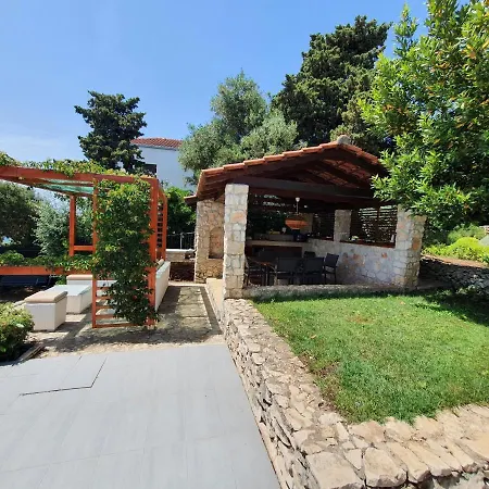 Beach Apartment More