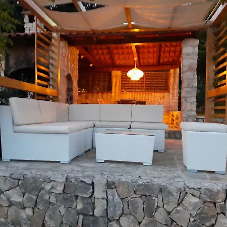 Beach Apartment More