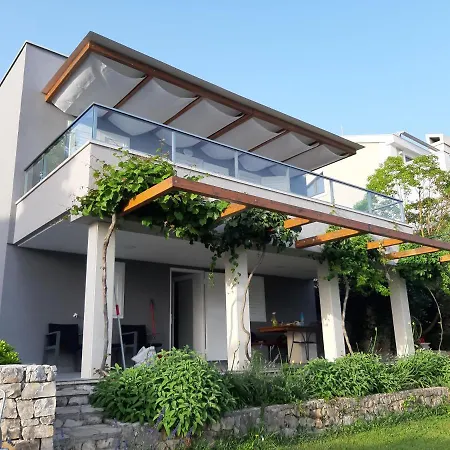 Beach Apartment More * Seget Vranjica