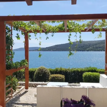 Beach Apartment More