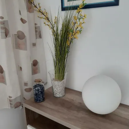 Apartment Beach Apartment More Seget Vranjica
