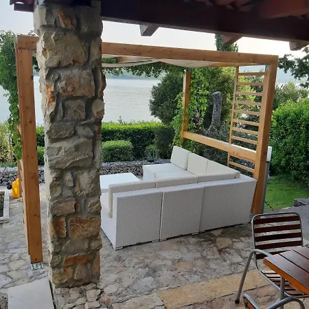 Beach Apartment More * Seget Vranjica