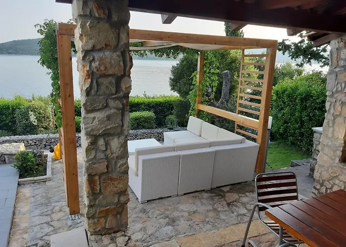 Beach Apartment More * Seget Vranjica